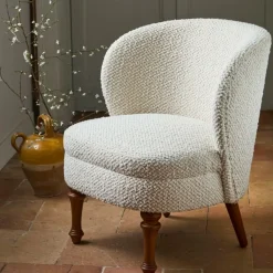 Fabrique de Styles Fauteuil en tissu bouclette et hévéa écru - Claudine* Fauteuils