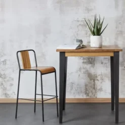 Fabrique de Styles Table de bar carrée en chêne massif et pieds acier 90x90 cm - Manny* Tables Hautes